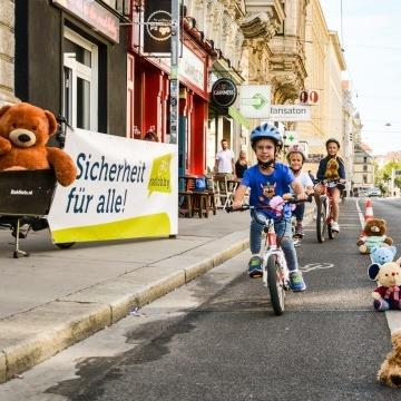 Teddybär für Radverkehr